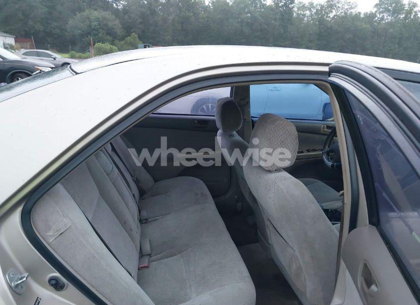 Photo 8 of 2004 Toyota Camry LE (VIN 4T1BE32K54U823690)