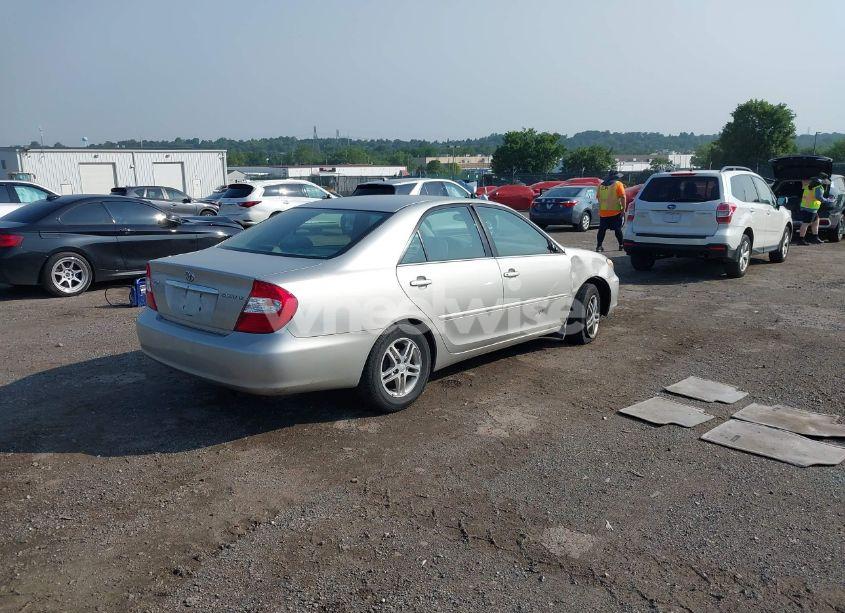 Photo 4 of 2004 Toyota Camry LE (VIN 4T1BE32K54U837136)