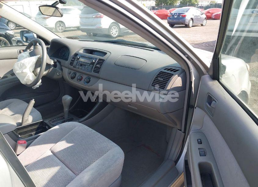 Photo 5 of 2004 Toyota Camry LE (VIN 4T1BE32K54U837136)