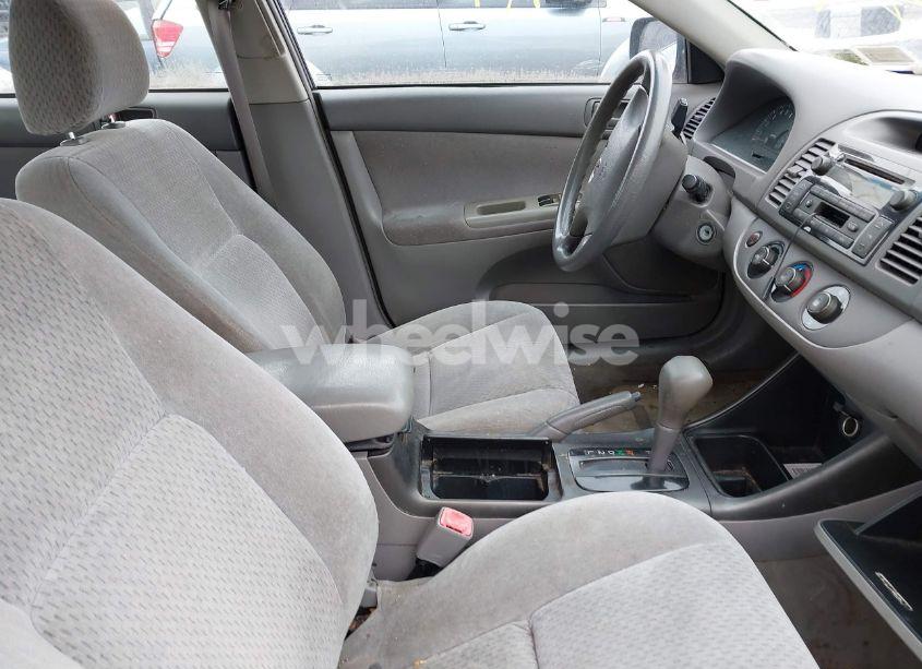 Photo 5 of 2004 Toyota Camry LE (VIN 4T1BE32K54U845527)