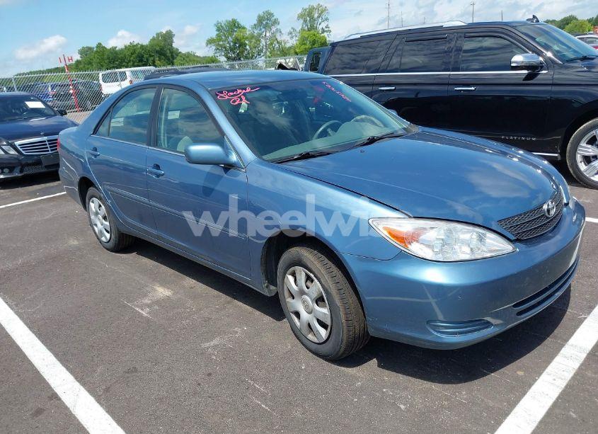 2004 Toyota Camry LE (VIN 4T1BE32K54U848525) main photo