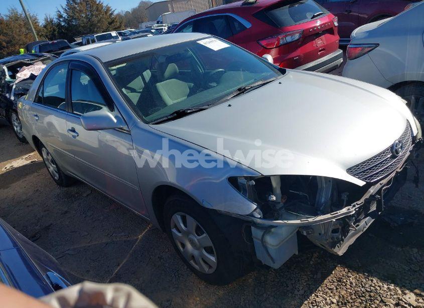 2004 Toyota Camry LE (VIN 4T1BE32K54U877152) main photo