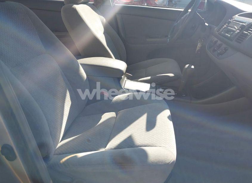 Photo 5 of 2004 Toyota Camry LE (VIN 4T1BE32K54U877152)