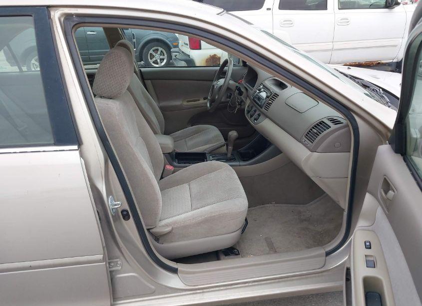 Photo 5 of 2004 Toyota Camry STD (VIN 4T1BE32K54U917326)