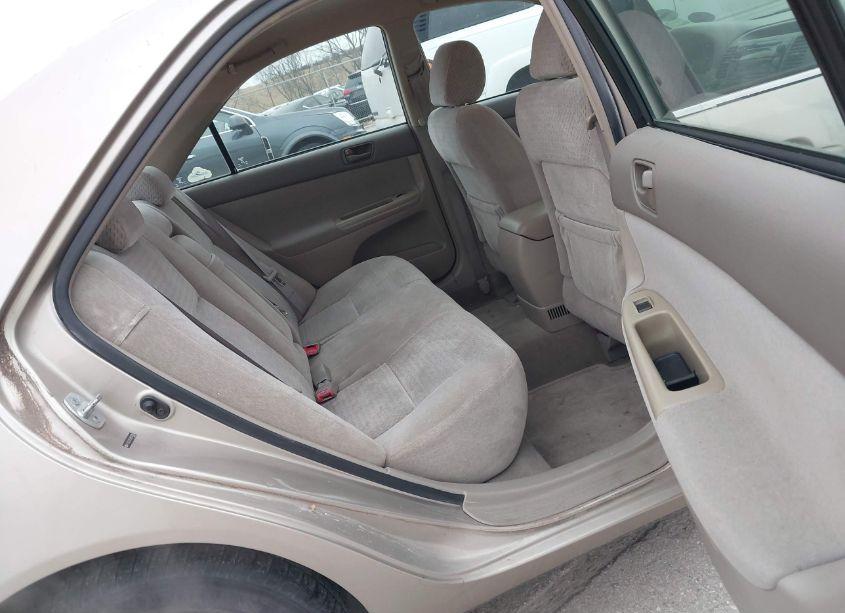 Photo 8 of 2004 Toyota Camry STD (VIN 4T1BE32K54U917326)