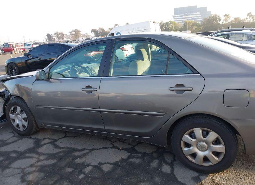 Photo 14 of 2004 Toyota Camry LE (VIN 4T1BE32K54U921764)