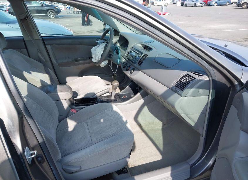 Photo 5 of 2004 Toyota Camry LE (VIN 4T1BE32K54U921764)