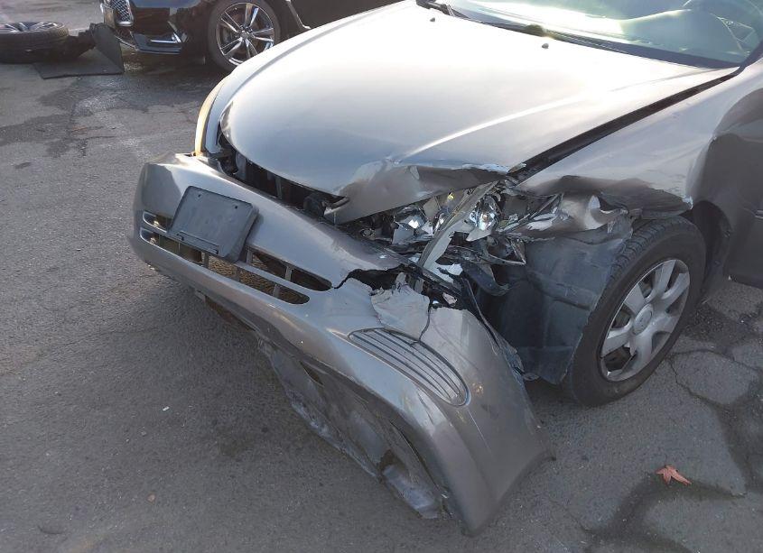 Photo 6 of 2004 Toyota Camry LE (VIN 4T1BE32K54U921764)