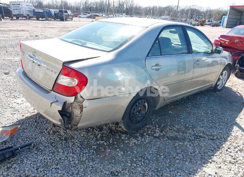 Photo 4 of 2004 Toyota Camry LE (VIN 4T1BE32K54U923434)