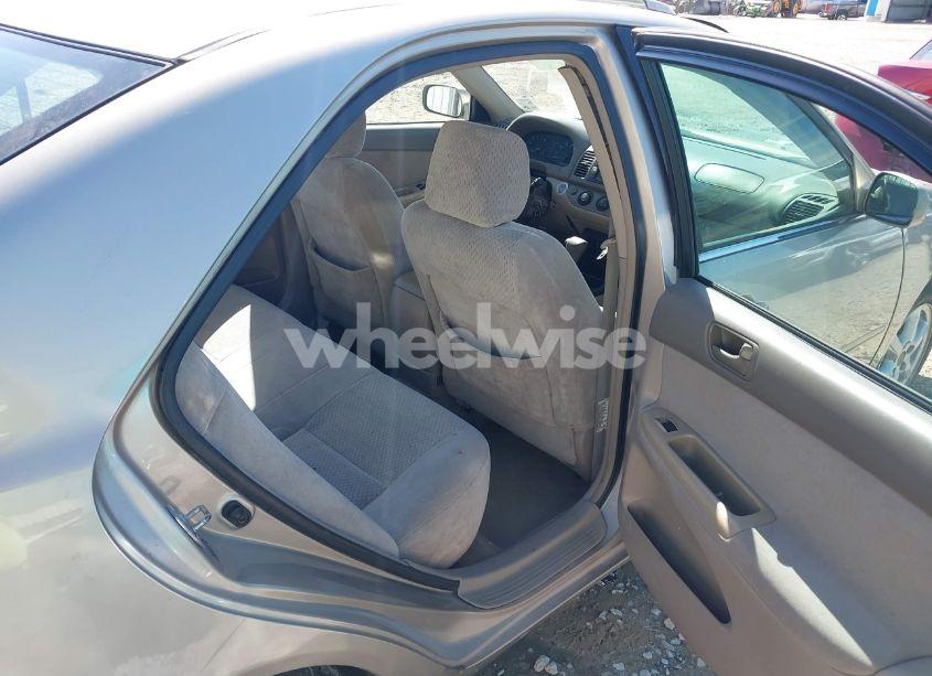 Photo 8 of 2004 Toyota Camry LE (VIN 4T1BE32K54U923434)