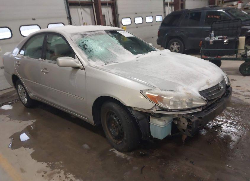 2004 Toyota Camry LE (VIN 4T1BE32K54U926818) main photo