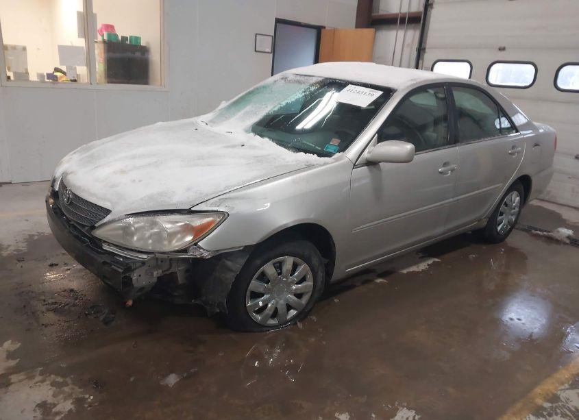 Photo 2 of 2004 Toyota Camry LE (VIN 4T1BE32K54U926818)