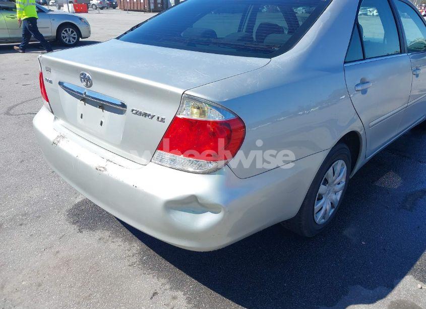 Photo 6 of 2005 Toyota Camry LE (VIN 4T1BE32K55U003658)