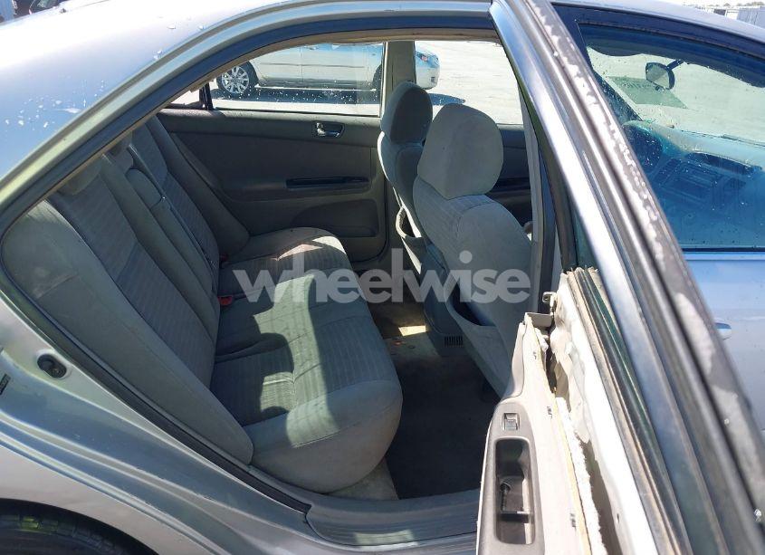 Photo 8 of 2005 Toyota Camry LE (VIN 4T1BE32K55U003658)