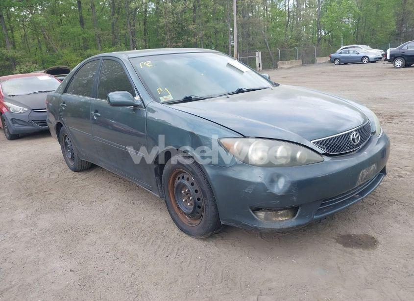 2005 Toyota Camry SE (VIN 4T1BE32K55U008682) main photo