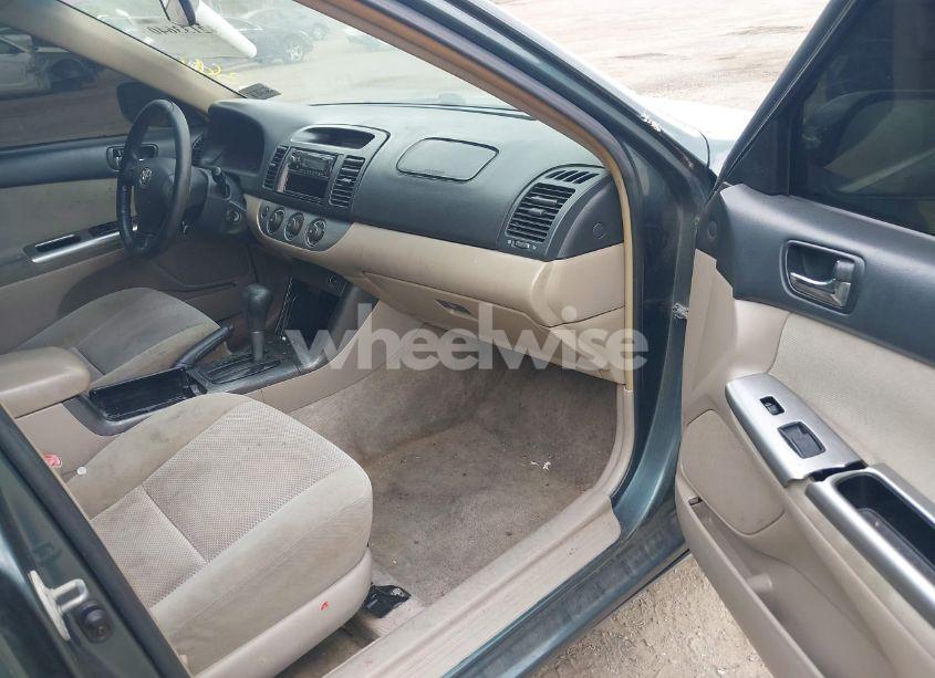Photo 5 of 2005 Toyota Camry SE (VIN 4T1BE32K55U008682)