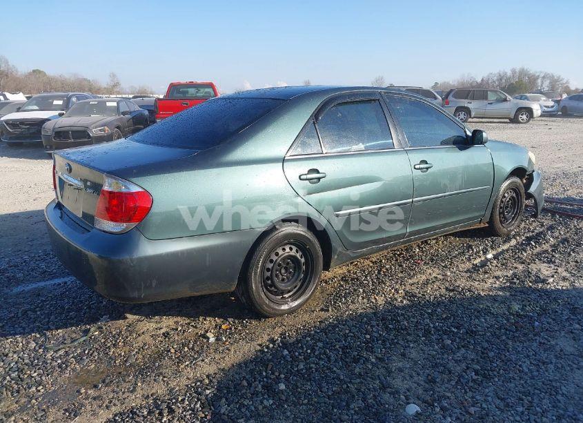 Photo 4 of 2005 Toyota Camry LE (VIN 4T1BE32K55U012344)