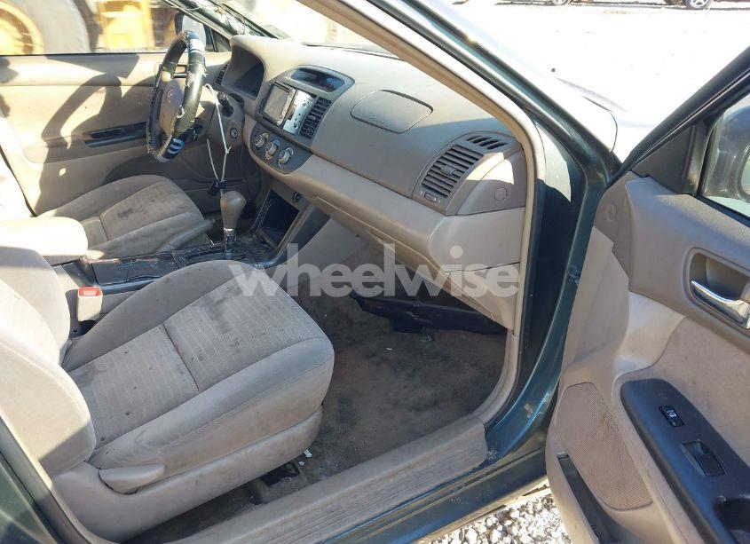 Photo 5 of 2005 Toyota Camry LE (VIN 4T1BE32K55U012344)