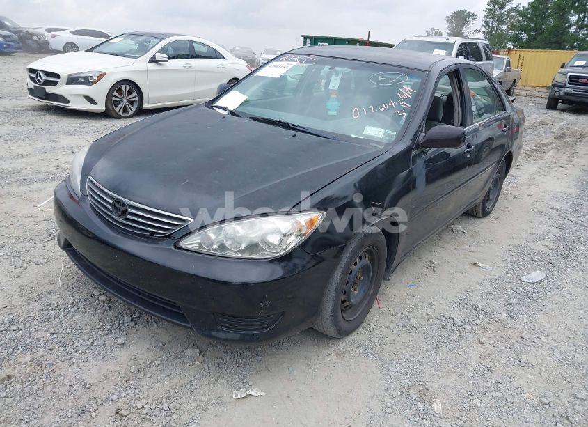 Photo 2 of 2005 Toyota Camry STD (VIN 4T1BE32K55U012604)