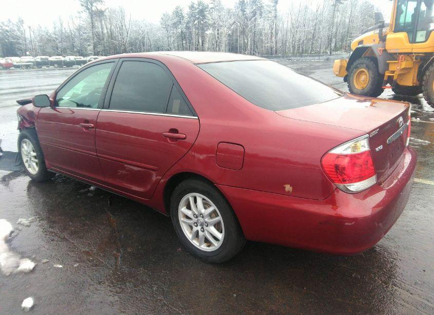 Photo 3 of 2005 Toyota Camry LE (VIN 4T1BE32K55U038426)