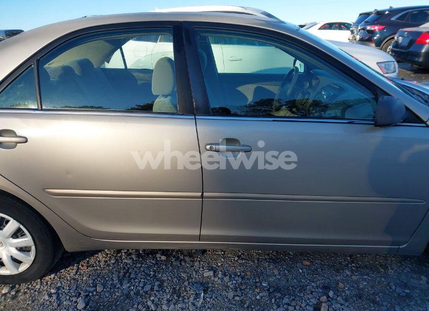Photo 13 of 2005 Toyota Camry STD (VIN 4T1BE32K55U056456)