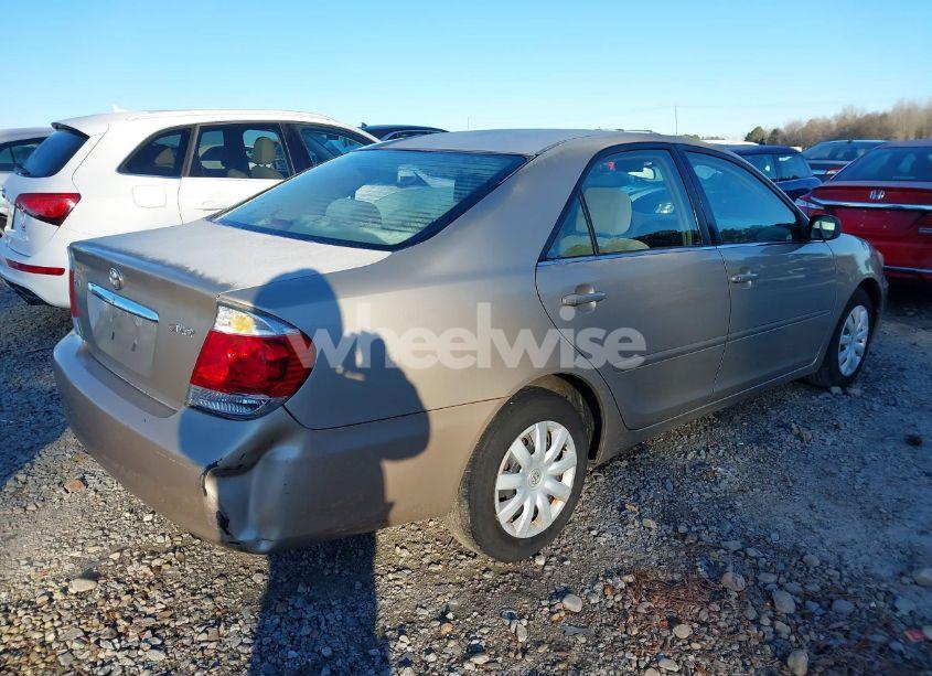 Photo 4 of 2005 Toyota Camry STD (VIN 4T1BE32K55U056456)