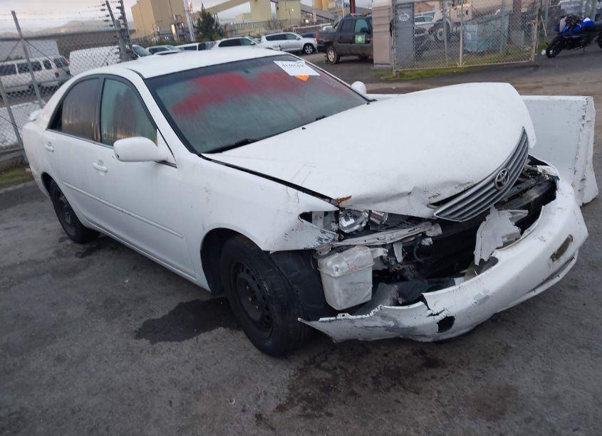 2005 Toyota Camry LE (VIN 4T1BE32K55U387716) main photo