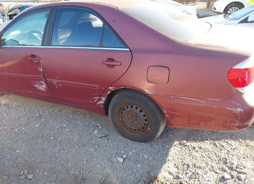 Photo 6 of 2005 Toyota Camry LE (VIN 4T1BE32K55U425882)