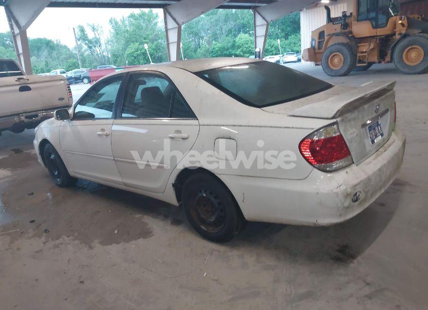 Photo 3 of 2005 Toyota Camry LE (VIN 4T1BE32K55U432699)