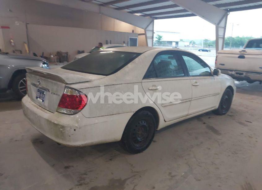 Photo 4 of 2005 Toyota Camry LE (VIN 4T1BE32K55U432699)