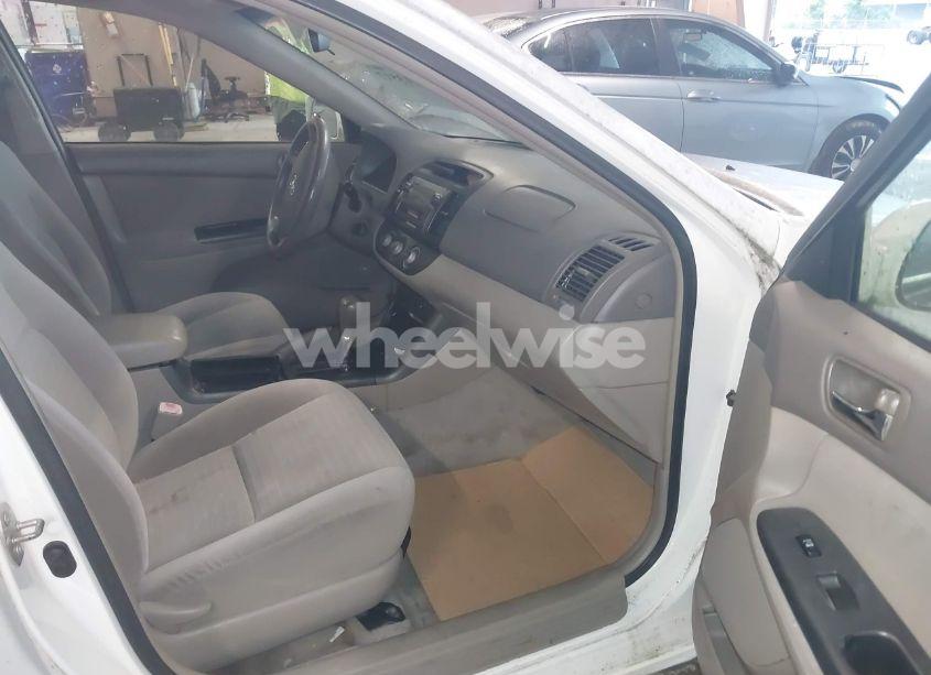 Photo 5 of 2005 Toyota Camry LE (VIN 4T1BE32K55U432699)