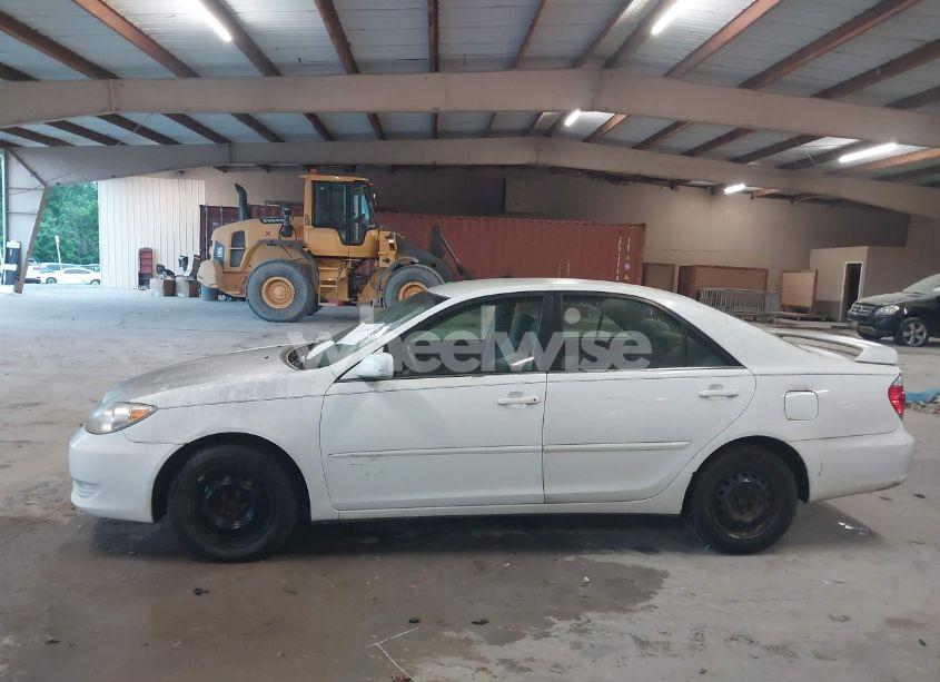 Photo 6 of 2005 Toyota Camry LE (VIN 4T1BE32K55U432699)