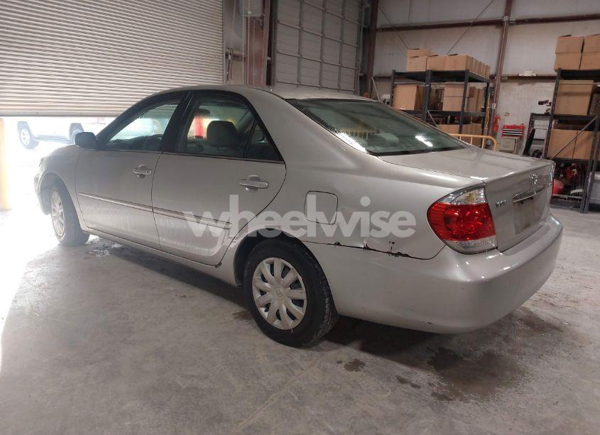 Photo 3 of 2005 Toyota Camry STD (VIN 4T1BE32K55U435327)