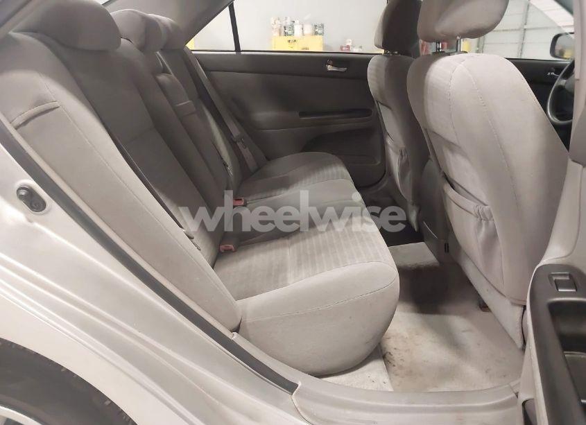 Photo 8 of 2005 Toyota Camry STD (VIN 4T1BE32K55U435327)