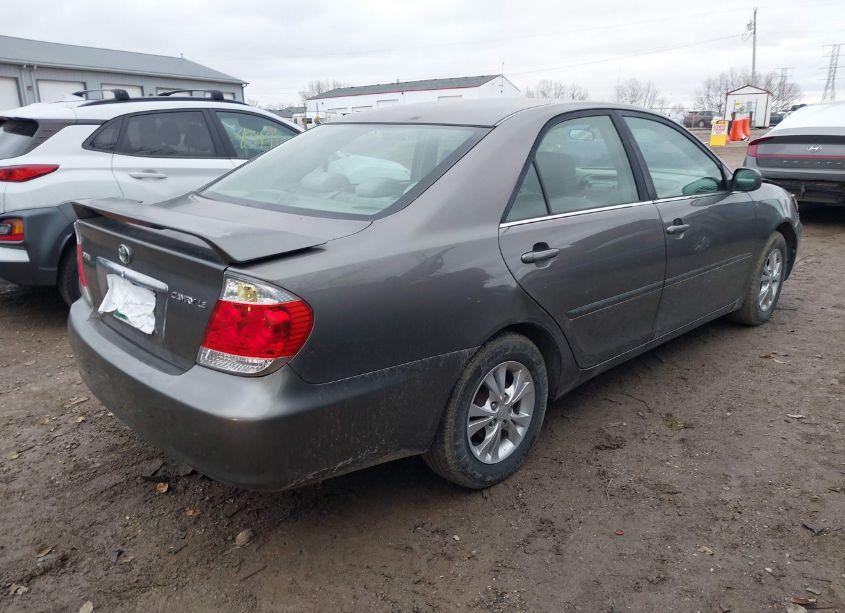 Photo 4 of 2005 Toyota Camry LE (VIN 4T1BE32K55U536433)