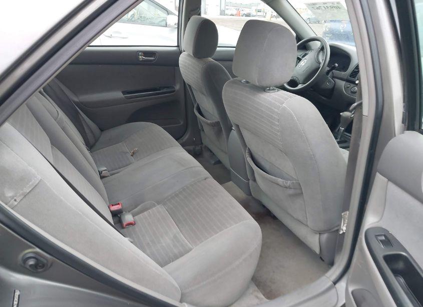 Photo 8 of 2005 Toyota Camry LE (VIN 4T1BE32K55U536433)