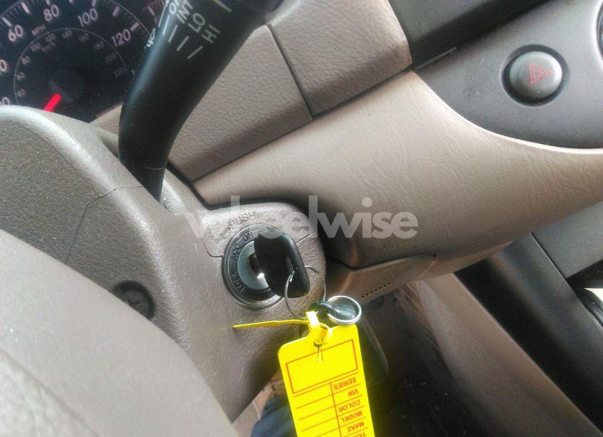 Photo 11 of 2005 Toyota Camry LE (VIN 4T1BE32K55U581422)