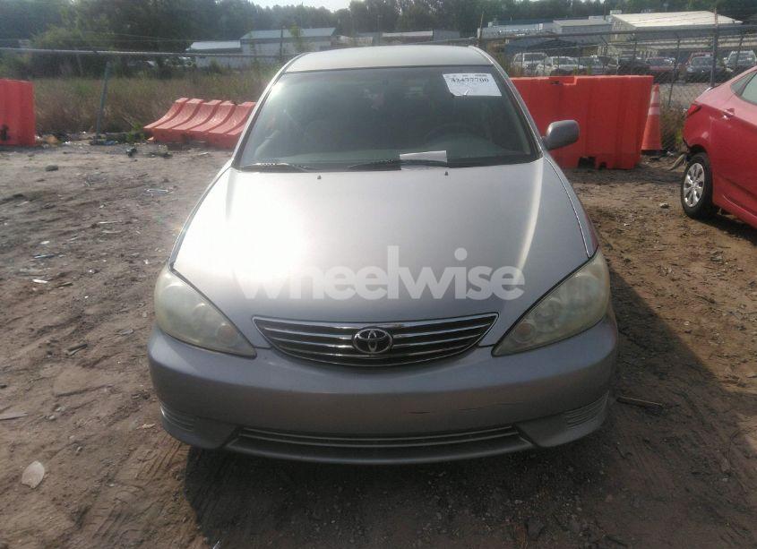 Photo 12 of 2005 Toyota Camry LE (VIN 4T1BE32K55U581422)