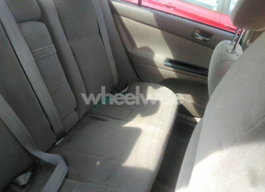 Photo 8 of 2005 Toyota Camry LE (VIN 4T1BE32K55U581422)