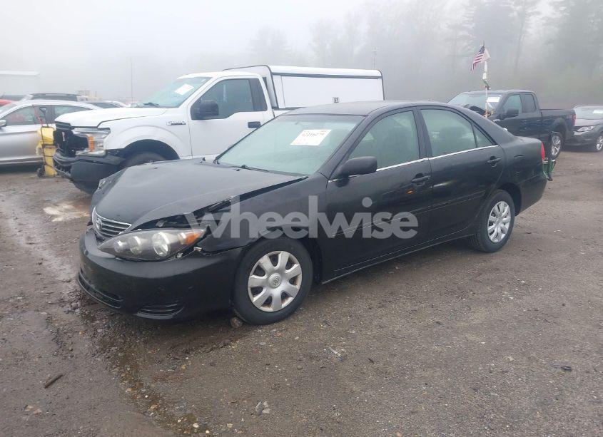 Photo 2 of 2005 Toyota Camry STD (VIN 4T1BE32K55U590900)