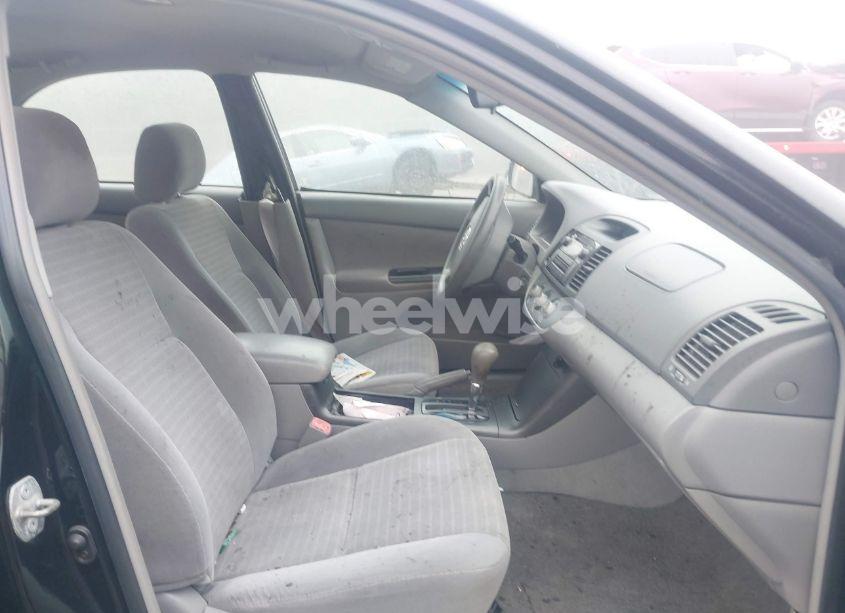 Photo 5 of 2005 Toyota Camry STD (VIN 4T1BE32K55U590900)