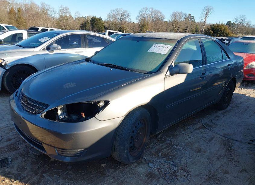 Photo 2 of 2005 Toyota Camry SE (VIN 4T1BE32K55U607713)