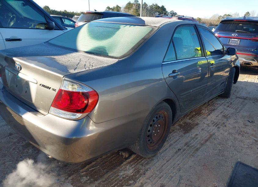 Photo 4 of 2005 Toyota Camry SE (VIN 4T1BE32K55U607713)