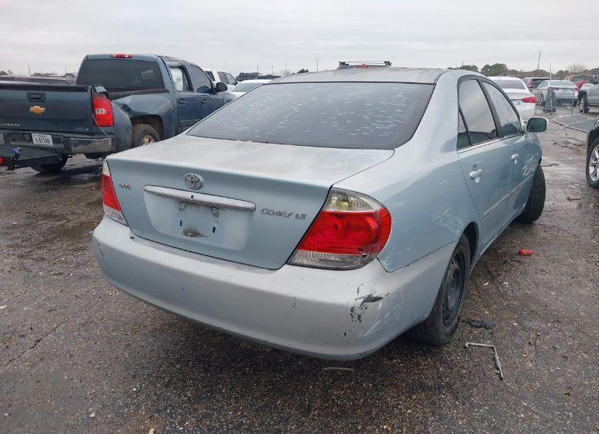 Photo 4 of 2005 Toyota Camry LE (VIN 4T1BE32K55U614709)