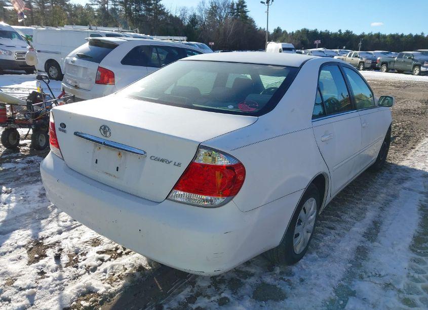 Photo 4 of 2005 Toyota Camry LE (VIN 4T1BE32K55U624852)