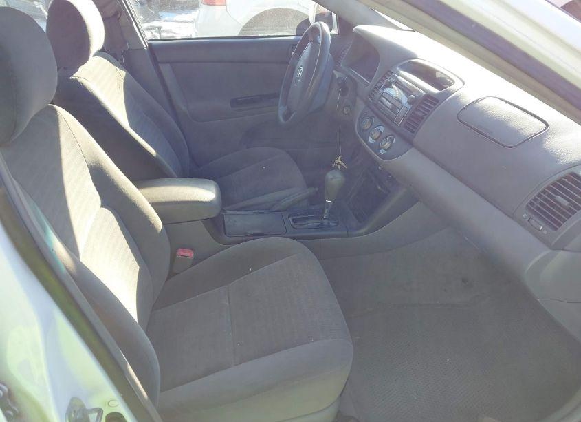 Photo 5 of 2005 Toyota Camry LE (VIN 4T1BE32K55U624852)