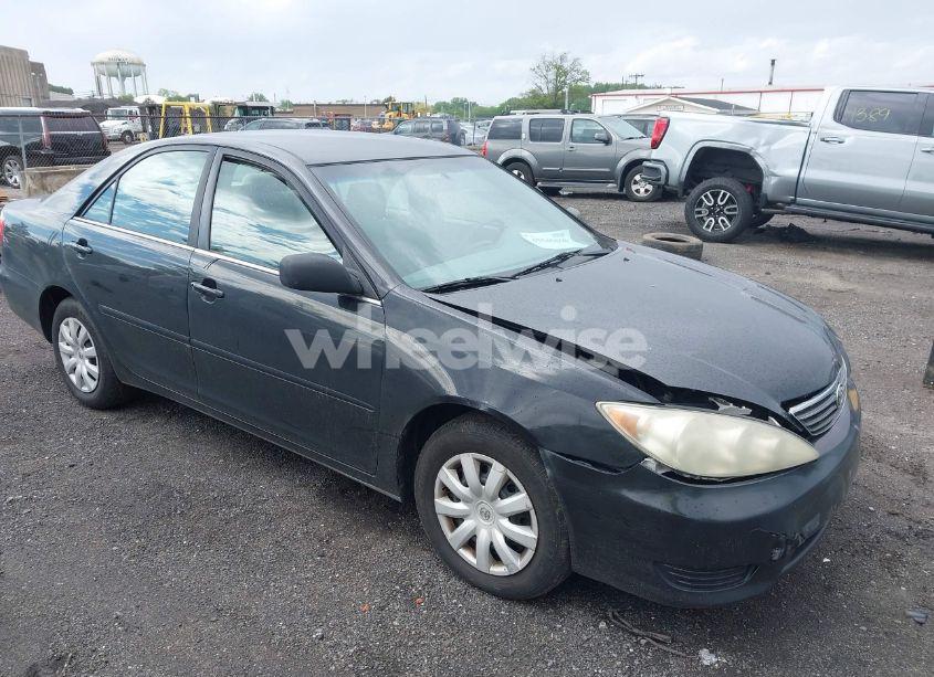 2005 Toyota Camry STD (VIN 4T1BE32K55U632921) main photo