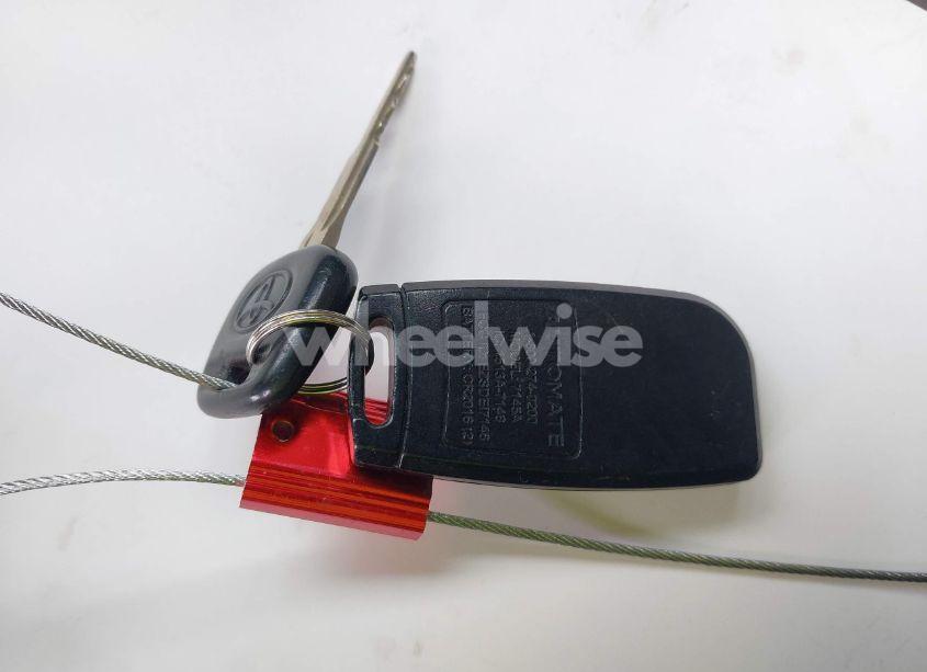 Photo 11 of 2005 Toyota Camry STD (VIN 4T1BE32K55U632921)