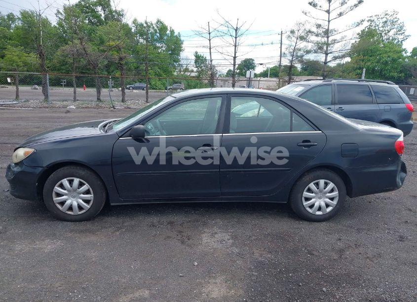 Photo 14 of 2005 Toyota Camry STD (VIN 4T1BE32K55U632921)