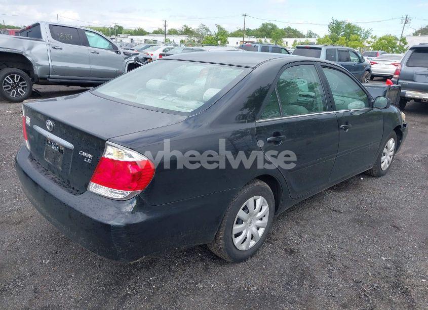 Photo 4 of 2005 Toyota Camry STD (VIN 4T1BE32K55U632921)